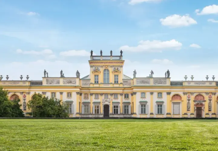 Pałac w Wilanowie zachwyca architekturą. Sprawdź pałac wilanowie cennik biletów, by zaplanować wizytę.