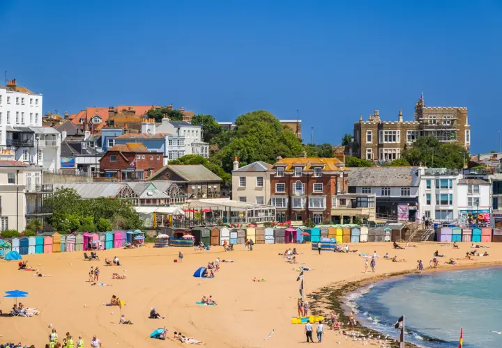 Stations balnéaires Angleterre : Guide & Charme Inattendu