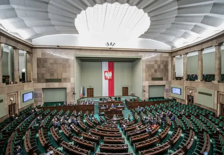 Aktualna kadencja sejmu: co musisz wiedzieć o jej przebiegu