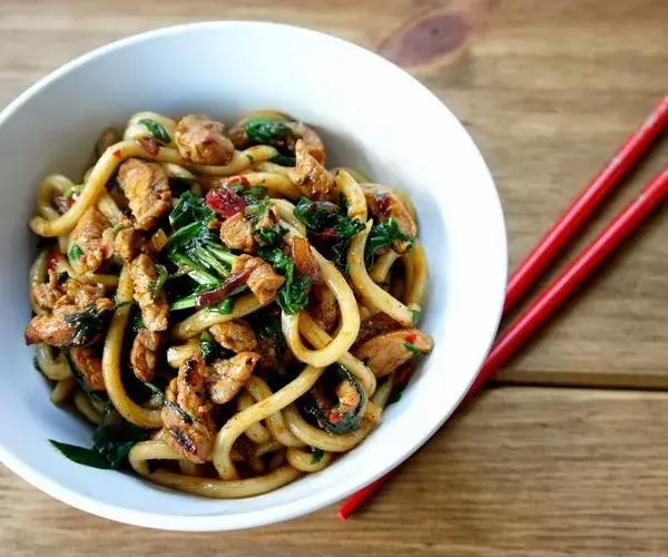 Szybki i pyszny przepis na wieprzowinę stir fry z warzywami