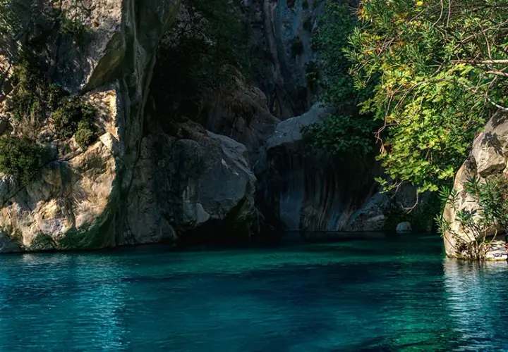 Kemer atrakcje: Odkryj cuda natury, historii i przygody!