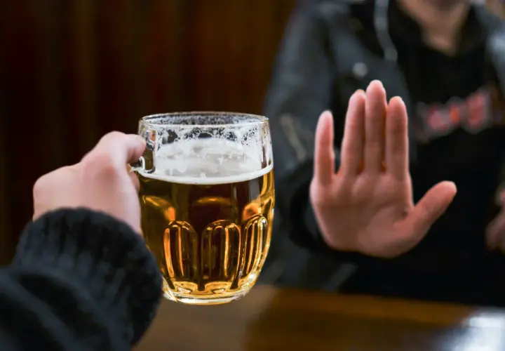 Czy dziecko może pić piwo bezalkoholowe? Zrozum prawne i wychowawcze aspekty
