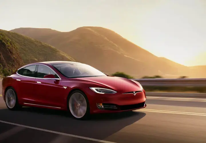 Tesla ile do setki – niesamowite osiągi, które zaskoczą każdego