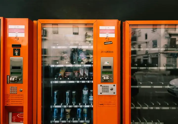 Ile prądu zużywa automat vendingowy i jak obniżyć koszty energii