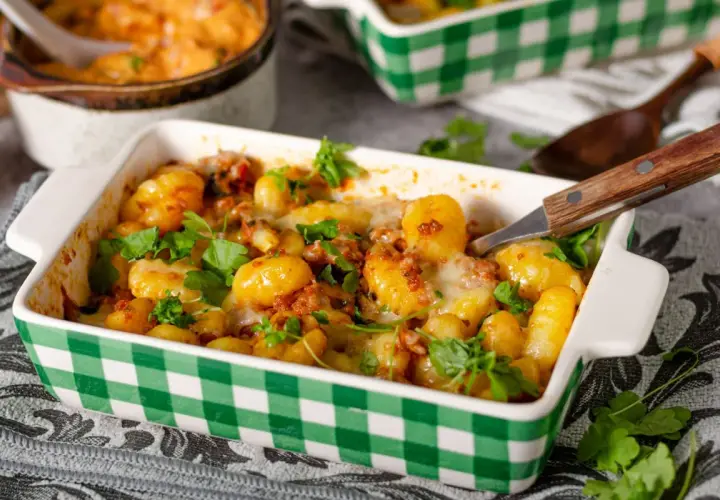 Szybka i pyszna zapiekanka z gnocchi z kurczakiem na obiad