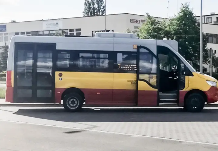 Skąd odjeżdża dar bus w Warszawie? Sprawdź przystanki i lokalizacje