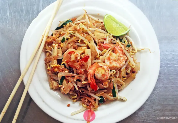 Pad Thai z wieprzowiną: Odkryj sekret tajskiego smaku w domu
