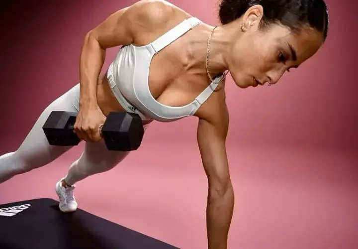 Cómo aumentar la masa muscular en mujeres: beneficios y ejercicios efectivos