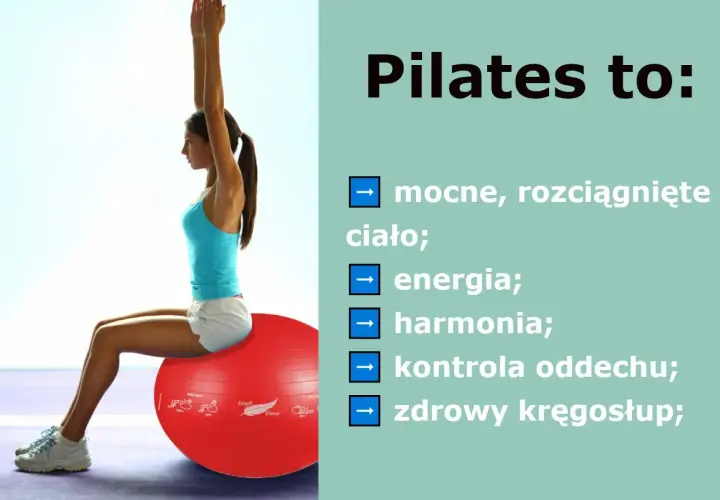 Kobieta ćwiczy pilates na czerwonej piłce, osiągając mocne, rozciągnięte ciało, energię i harmonię.