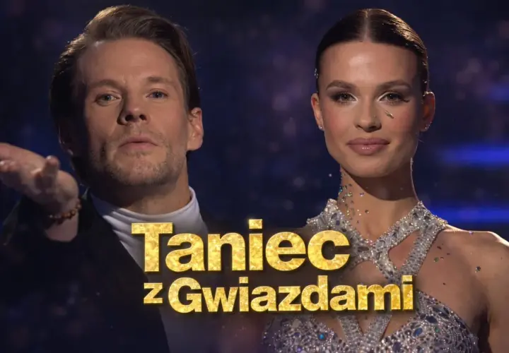 Para z "Tańca z Gwiazdami" w błyszczących strojach, gotowa do występu.