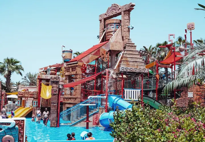  Aquapark we Włoszech - najlepsze parki wodne w 2023 roku