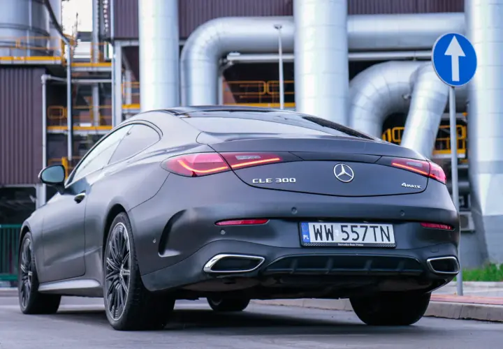 Mercedes C300 Coupé (C205): Czy warto kupić? Usterki, ceny, CLE
