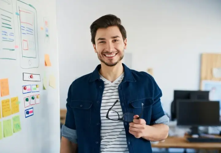 Realne zarobki na tworzeniu stron internetowych: od freelancera do etatu
