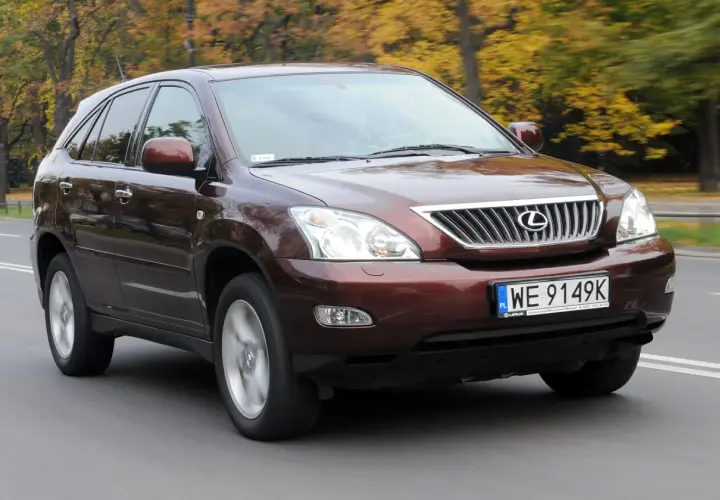 Lexus RX 300 używany: Wady, zalety, koszty. Czy to auto dla Ciebie?