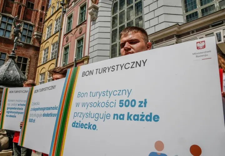 Bon turystyczny bez noclegu można wykorzystać na pobyt w gospodarstwie agroturystycznym lub obozie. Dzieciom z niepełnosprawnością przysługuje dodatkowe 500 zł.