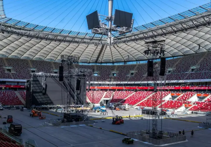 Scena na Stadionie Narodowym przygotowywana do wielkich sanah koncertów 2026. Ogromna konstrukcja z ekranami i oświetleniem czeka na tłumy.