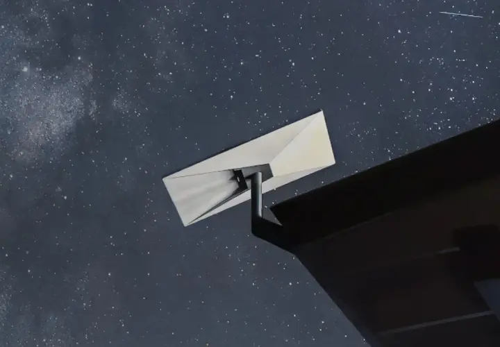 Antena Starlink, która pozwala na dostęp do internetu z kosmosu, zamontowana na dachu.