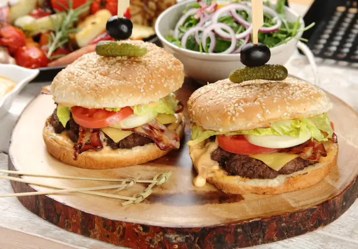 Jakie mięso na burgery wołowe, aby uzyskać soczyste i pyszne efekty