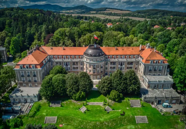 Młynarz Szczawno-Zdrój: Czy to sanatorium dla Ciebie? Sprawdź!