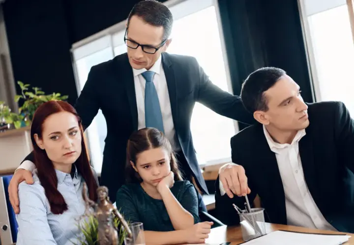 Czy kurator może rozmawiać z dzieckiem bez obecności rodzica? Prawda i mity