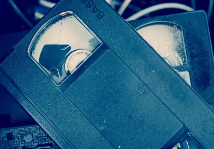 Stare kasety VHS, gdzie wyrzucić kasety magnetofonowe? To pytanie zadaje sobie wielu.