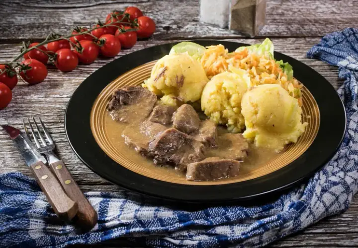 Jak oczyścić ozorki wieprzowe - uniknij najczęstszych błędów w kuchni