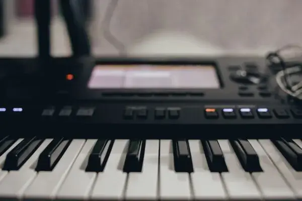 Ile oktaw ma pianino? Odkryj, co skrywa standardowy instrument