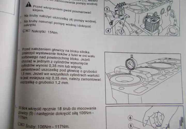 Instrukcja montażu silnika Cummins: momenty dokręcania śrub głowicy 106-117 Nm, pompy wodnej 15 Nm.