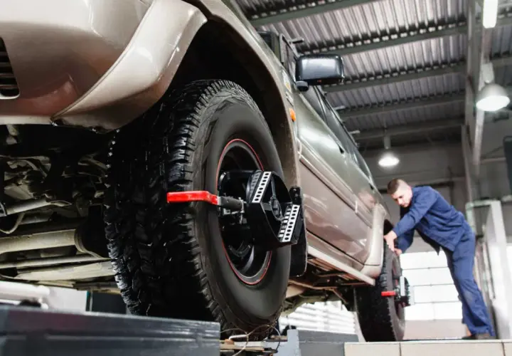 Zbieżność kół: DIY czy mechanik? Wybierz mądrze i oszczędź!