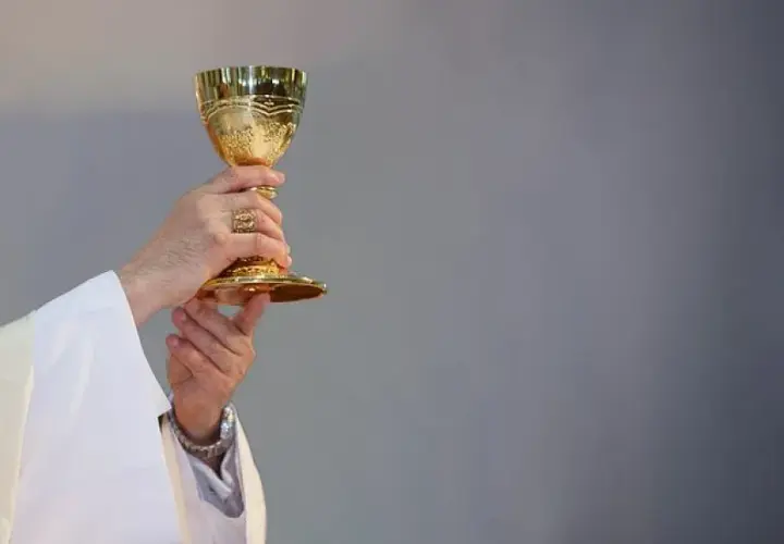 Czy pasterka liczy się jako msza bożonarodzeniowa? Oto prawda