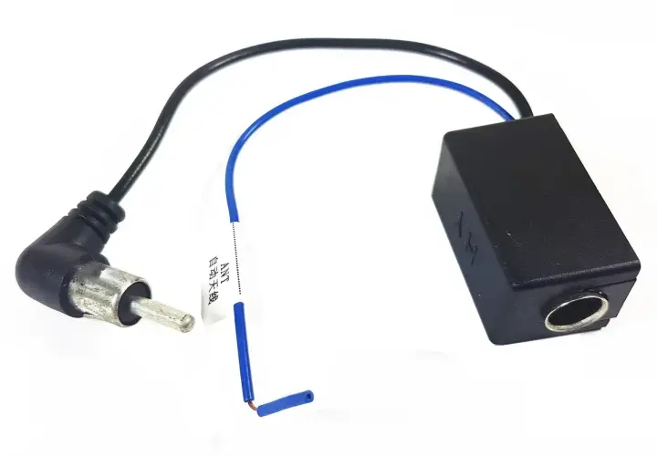 Adapter antenowy do samochodu, który pomoże Ci jak wzmocnić sygnał radiowy.