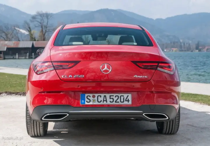Mercedes CLA 250 4MATIC: Pełna analiza dla wymagającego nabywcy