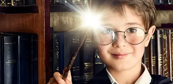 Ile lat ma Harry Potter w 2 części? Zaskakujące fakty o jego wieku
