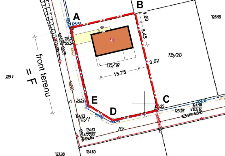 Plan działki z zaznaczonym budynkiem i granicami. Wskazuje na przeniesienie warunków zabudowy.