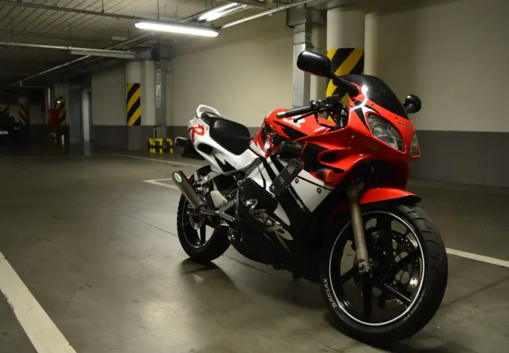 Pojemność baku Honda NSR 125 – co musisz wiedzieć przed zakupem