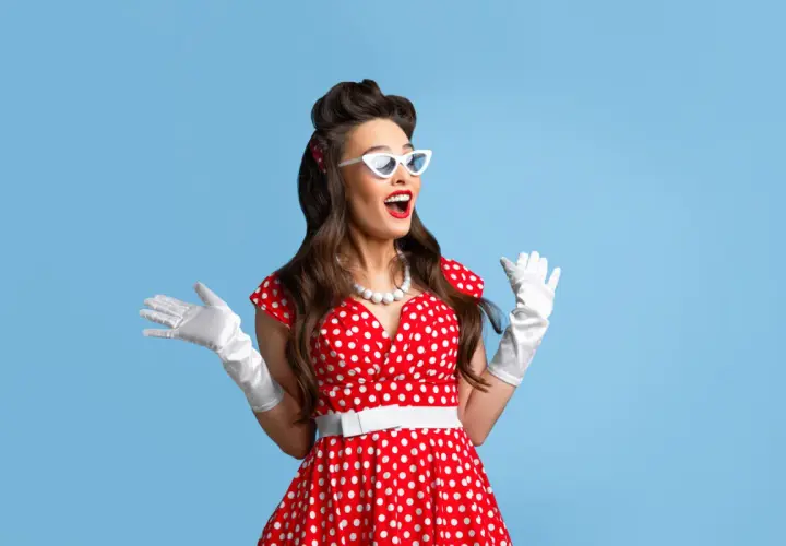Styl Pin-Up: Lata 40. i 50. Jak odtworzyć kultowy look?
