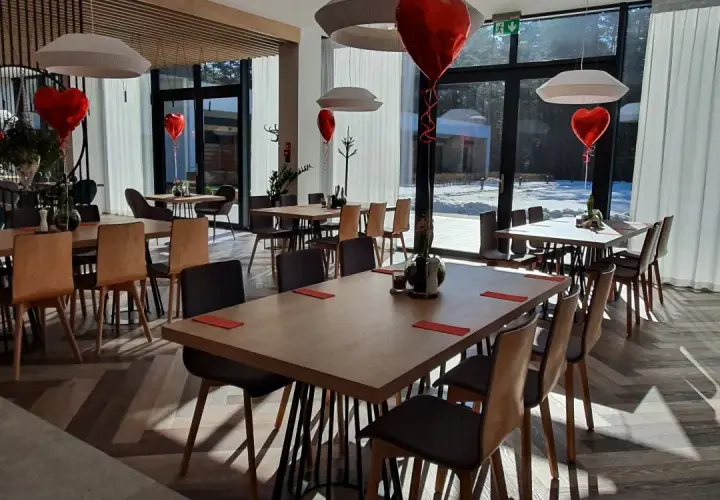 Gdzie zjeść w Suscu? Odkryj najlepsze restauracje i smaki