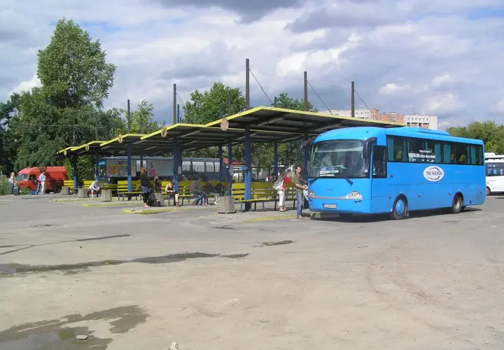 Autobus Warszawa-Sokołów Podlaski: Dworzec czy Stadion?