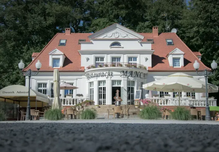 Dworek Admirał w Sopocie - wyjątkowe noclegi i wesela blisko plaży