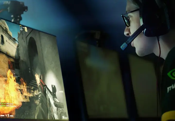 Monitor a FPS: Czy naprawdę wpływa na klatki? Ekspert wyjaśnia