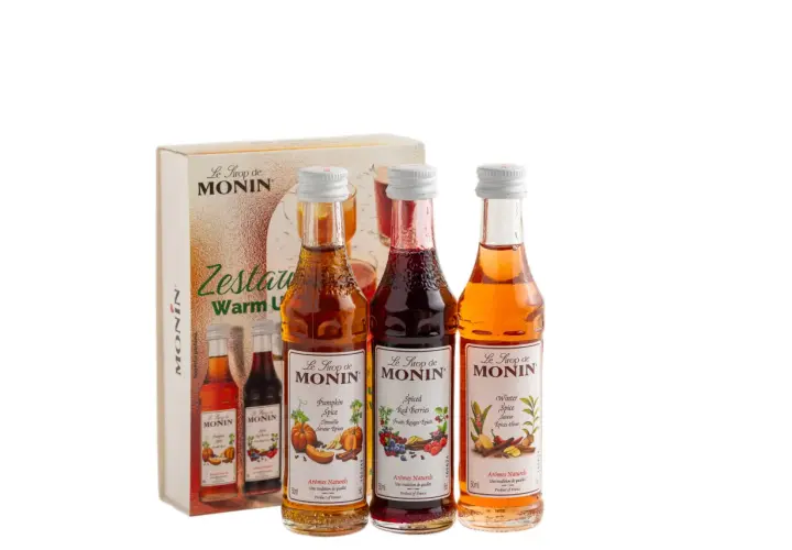 Zestaw syropów Monin do herbaty: Pumpkin Spice, Spiced Red Berries i Winter Spice. Idealne na chłodne dni.