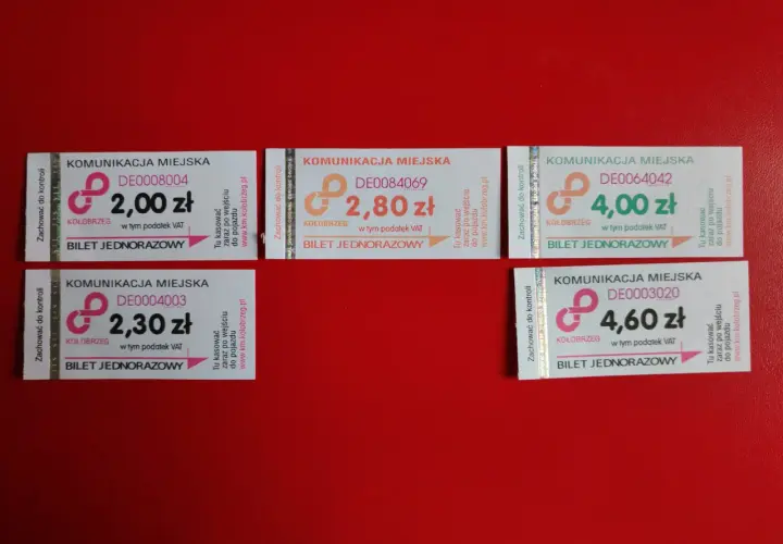 Bilety komunikacji miejskiej Kołobrzeg - Ustronie Morskie: 2,00 zł, 2,30 zł, 2,80 zł, 4,00 zł, 4,60 zł.