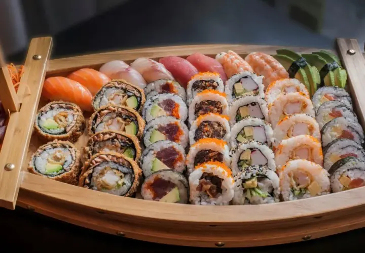 Rodzaje sushi: Przewodnik po smakach i formach. Co wybrać?