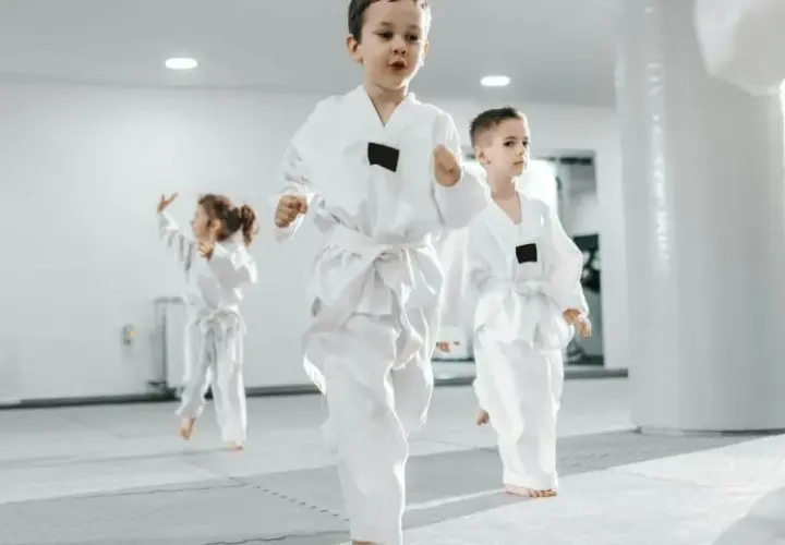 Judo czy karate dla dziecka? Który sport jest najlepszy dla Twojej pociechy?