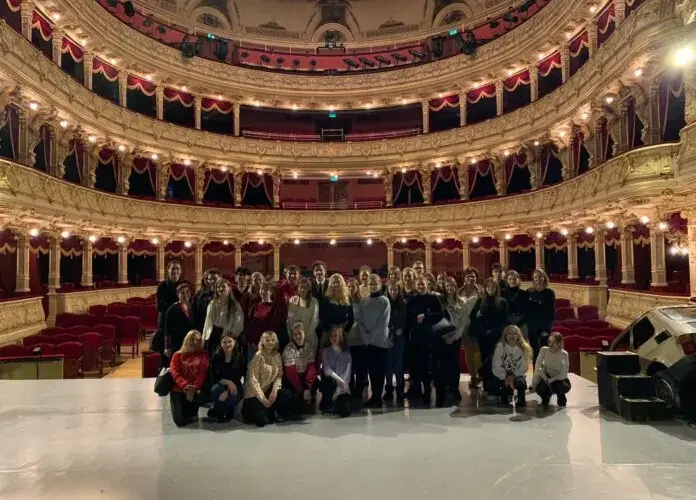 Praca w teatrze Słowackiego: aktualne oferty i wymagania stanowisk