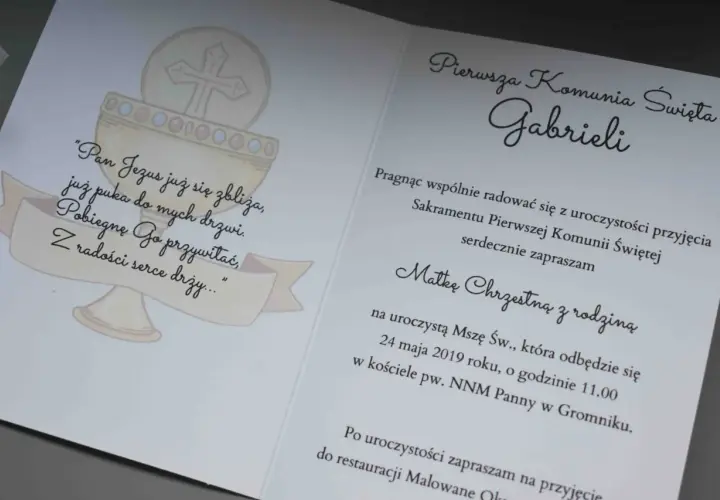 Zaproszenie na Komunię dla Chrzestnej: jak wzruszyć i wyróżnić?