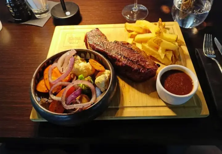 Najlepsze grille w Londynie, gdzie zjesz soczyste steki i więcej