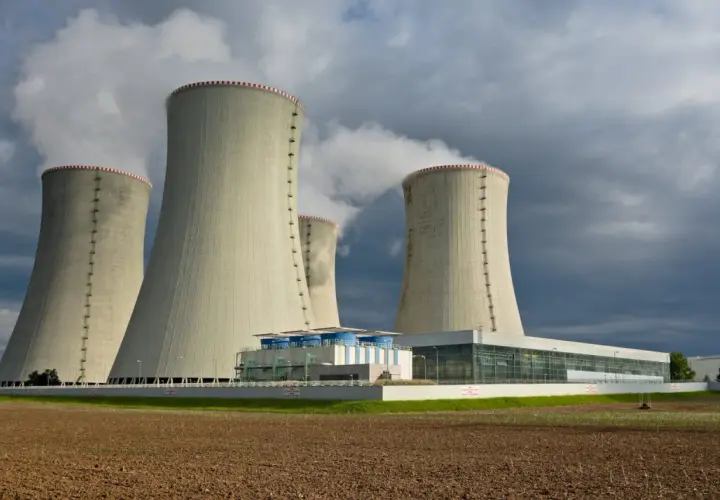 Elektrownia atomowa czy jądrowa - różnice, znaczenie i przyszłość energii
