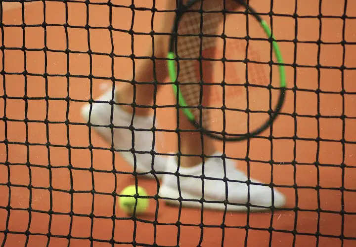Tenis od podstaw do finezji: technika, korty i rytuały gry