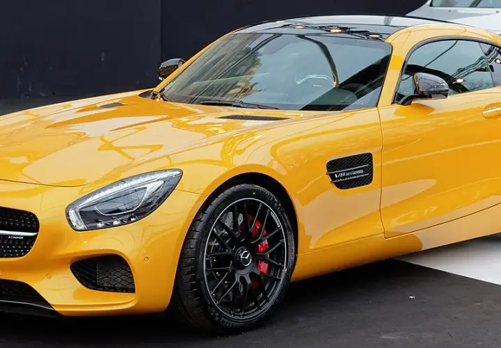 Mercedes-Benz AMG GTS – osiągi, luksus i emocje za kierownicą